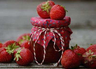 طرز تهیه مربای توت فرنگی با شیره انگور ، سالم و خوش طعم و رنگ