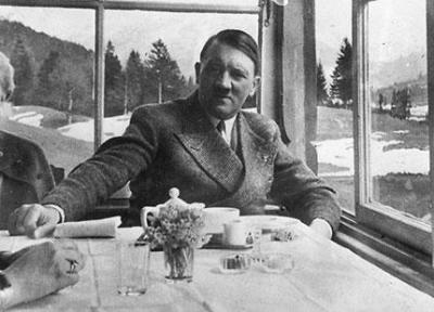 پیش مرگ های واقعی؛ زنانی که غذای هیتلر را می چشیدند