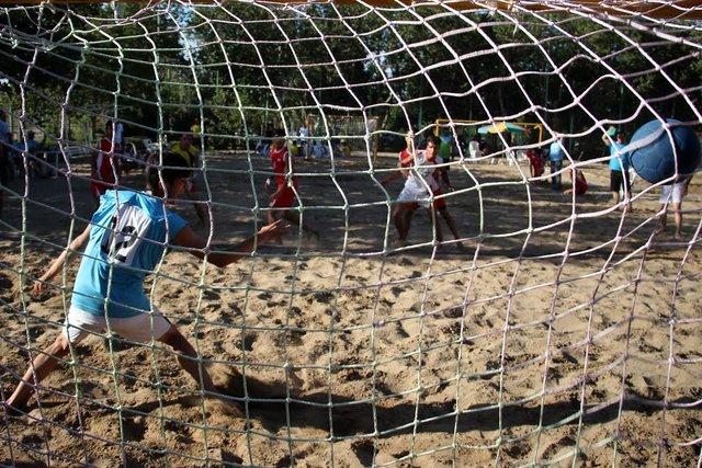 نبرد ایران و افغانستان در افتتاحیه مسابقات آسیایی هندبال ساحلی
