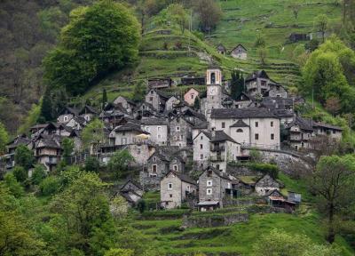 تبدیل دهکده کوچکی در سوئیس به یک هتل