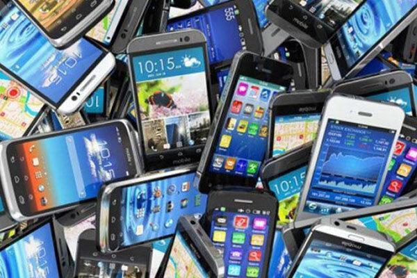 کاهش قیمت موبایل در بازار زنجان