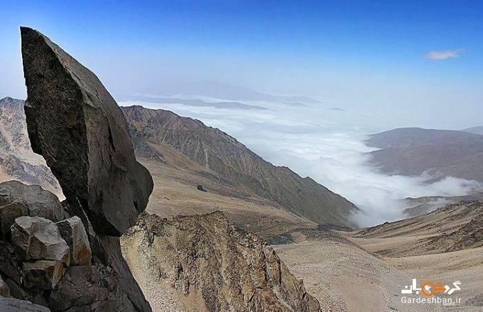 سنگ سماور از عجیب ترین صخره های ایران در علم کوه مازندران، عکس
