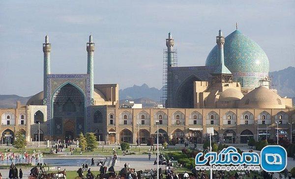 بازسازی گنبد مسجد جامع عباسی و مسجد شیخ لطف الله باید متوقف شود