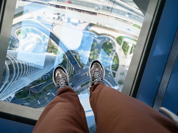 معرفی کامل اسکای ویو دبی، سرسره شیشه ای در ارتفاع 220 متری!